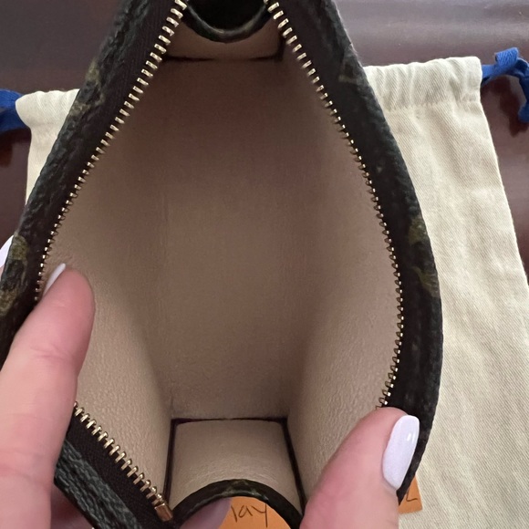 SOLD Authentic Louis Vuitton Toiletry 15 - Picture 10 of 10
